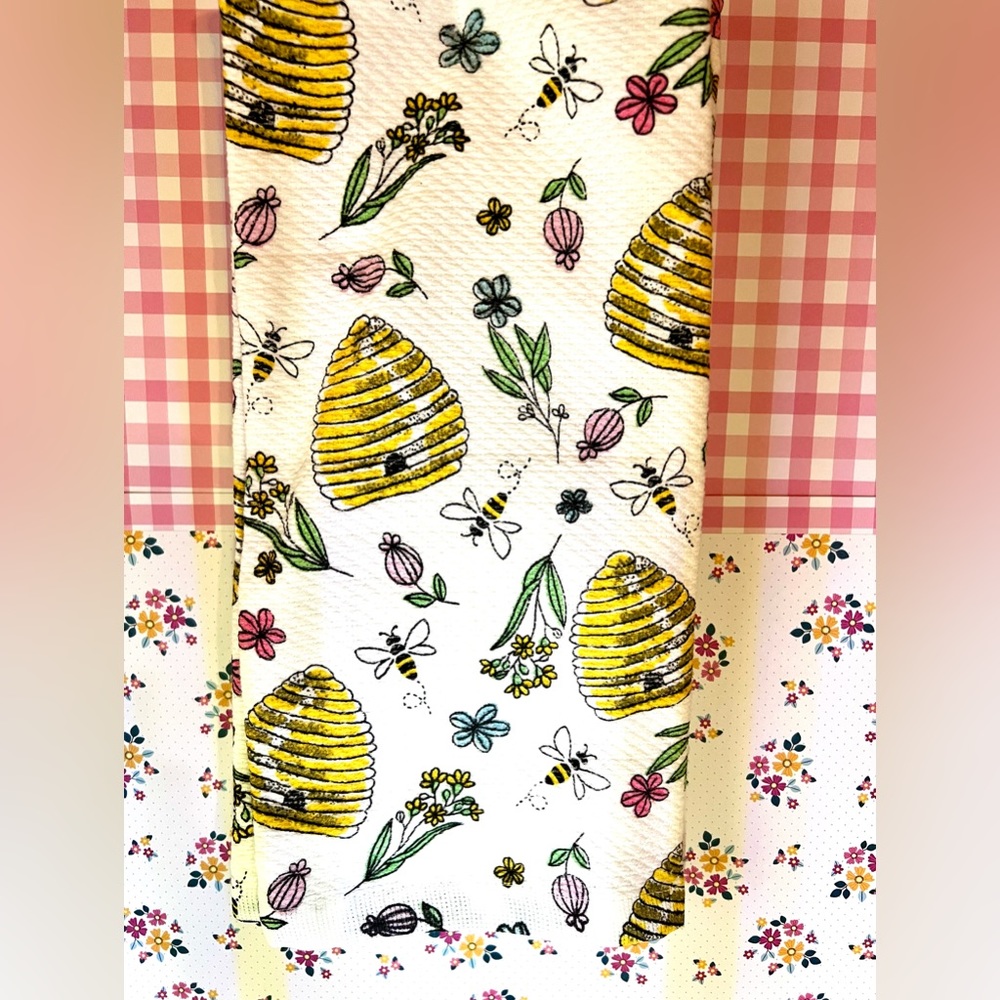 Set of 2 Yellow Beehives Textured Kitchen Towels Spring Garden Flowers Bees